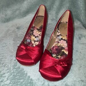 Jellypop Womens Foy Pump 6.5 Red Satin Bow Accent Kitten Heel